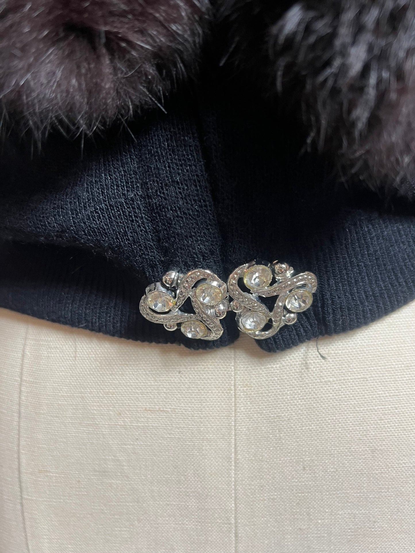 1950 Vintage Deep Black Soft Waist Length Sweater with Full Fox Fur Collar