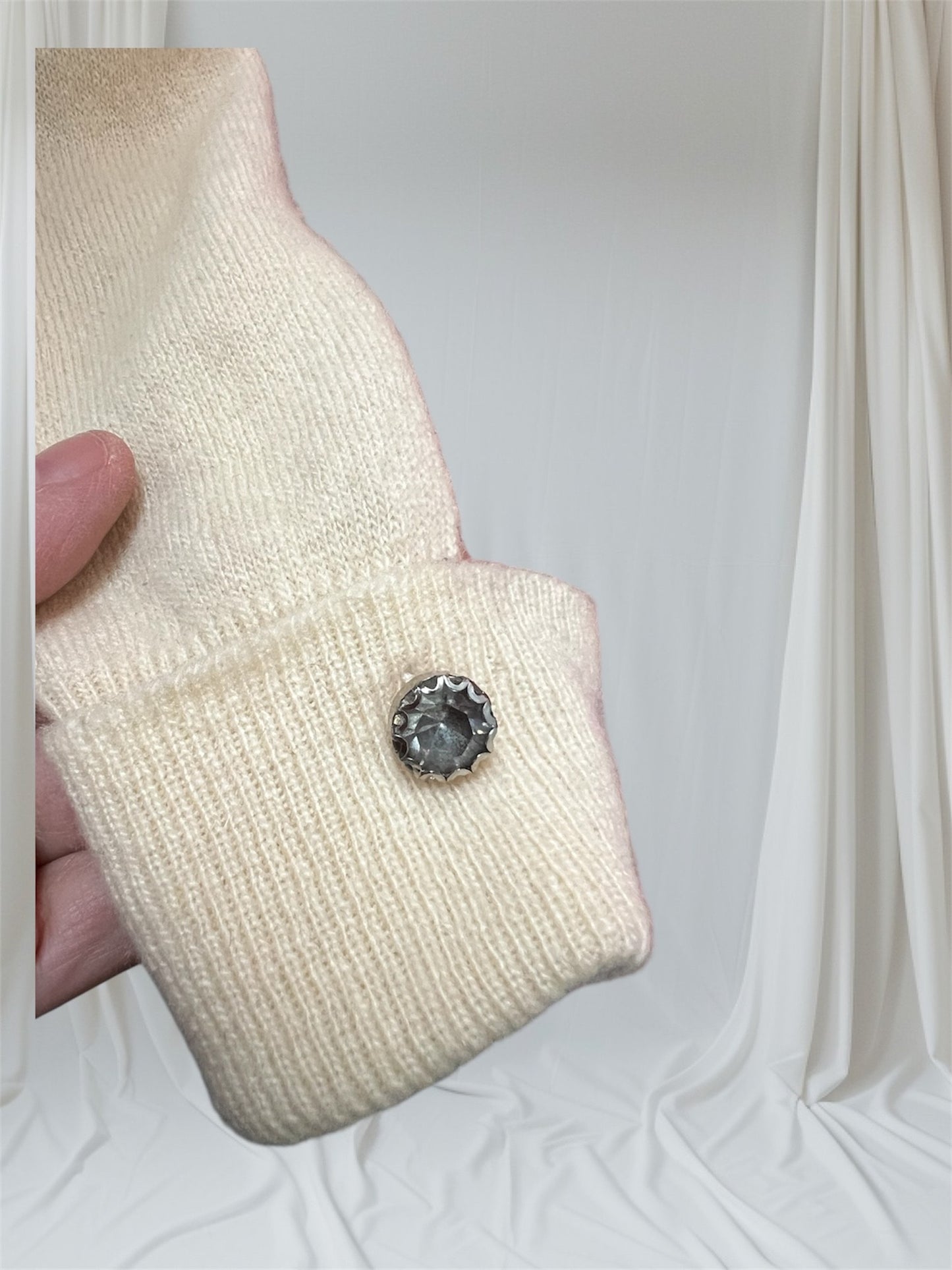 SOLD! 1950 Vintage Cashmere Cream Soft Waist Length Sweater with Full Fox Fur Collar