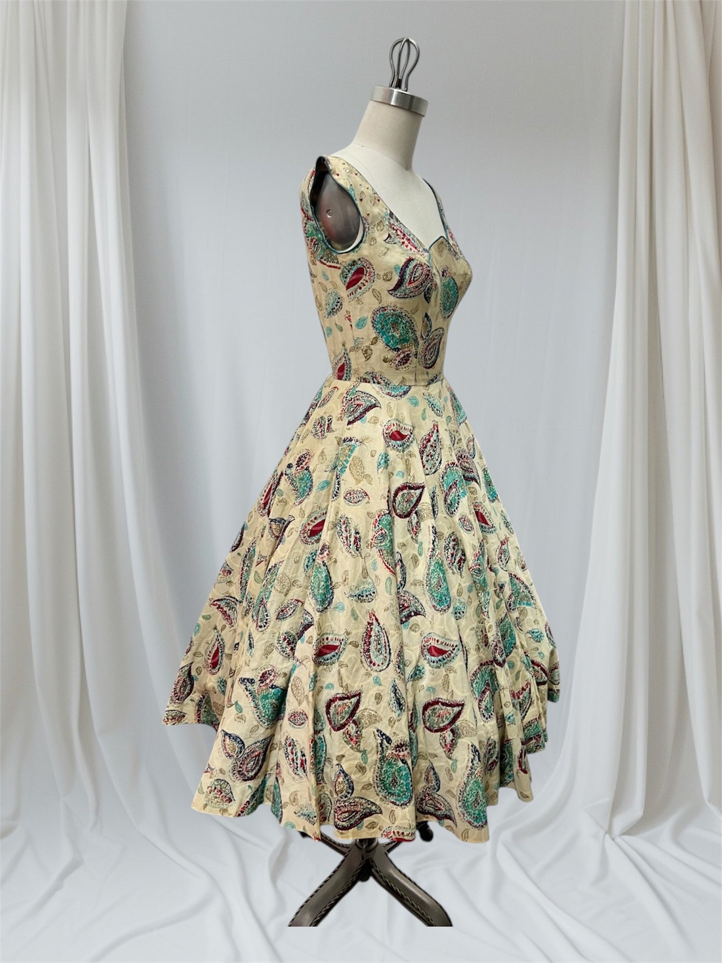 JUST ARRIVED! 1950's Vintage Summer Dress With Rhinestone & Sequins Gorgeous