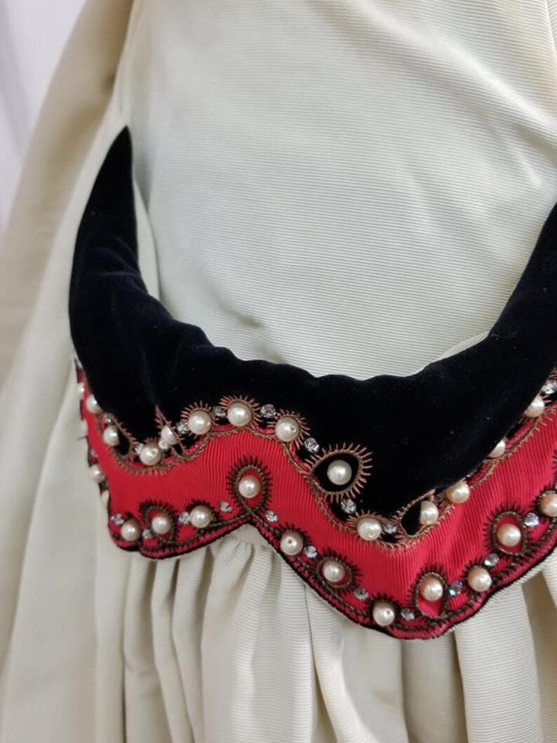 Gorgeous 1950's Hostess Dress Full Circle Skirt Velvet Trim Glamorous