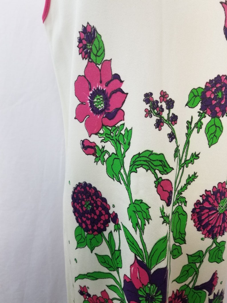 1960 Vintage Creamy White with Vibrate Floral Design Mod Shift Dress So Summer