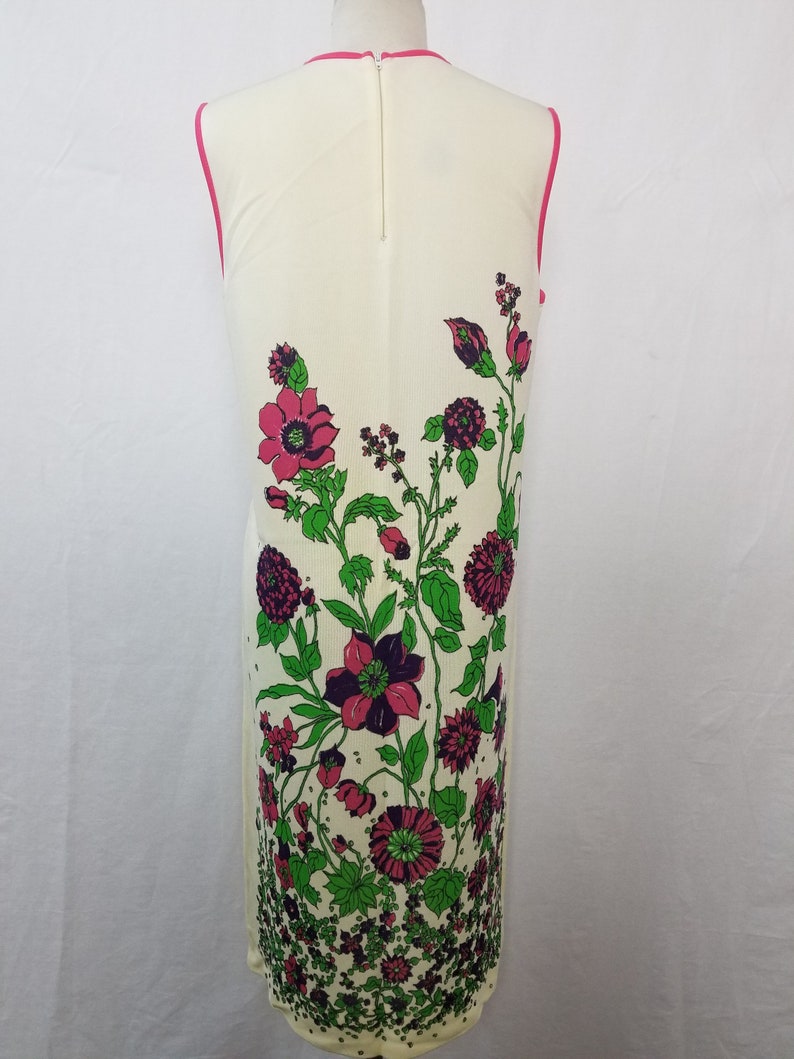 1960 Vintage Creamy White with Vibrate Floral Design Mod Shift Dress So Summer