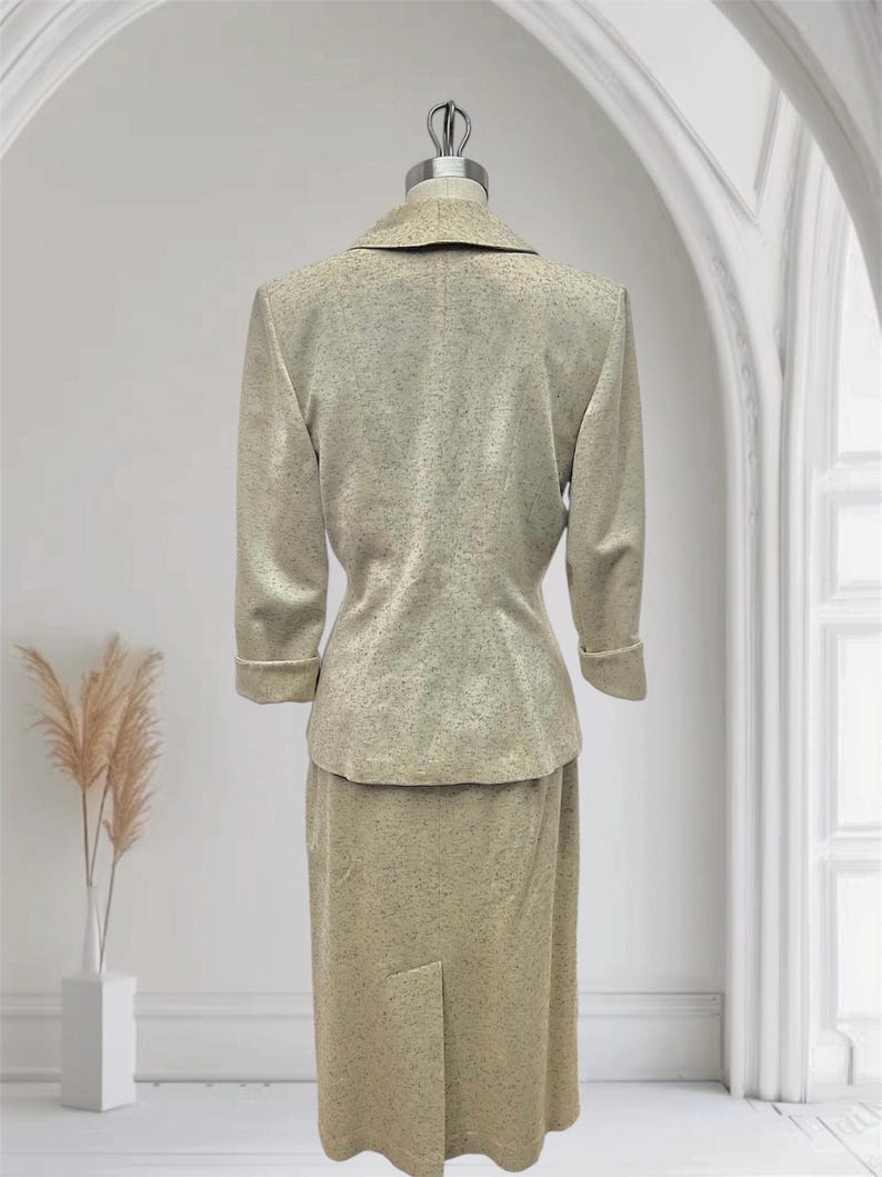 1940 1950 Vintage Nice Size Perfect Lilli Ann Creamy Fleck Wool Suit Full Peplum
