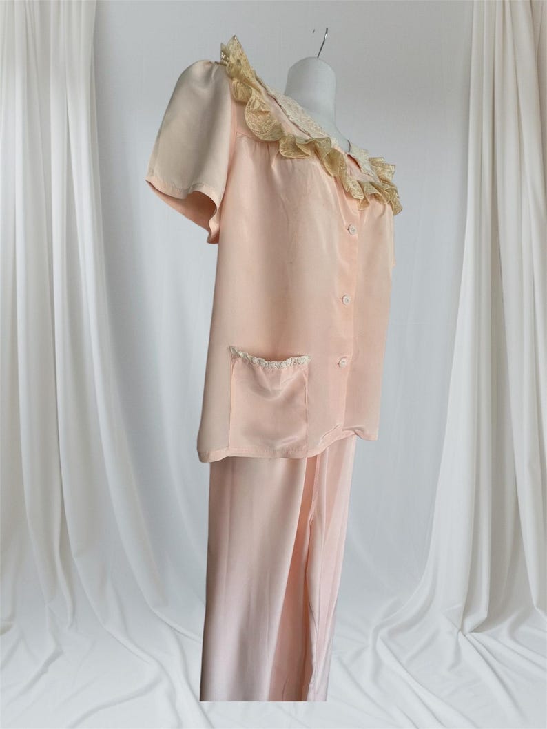 1940's 1950's Rare Vintage Soft Pink Embroidered Silky Lounging PJ's