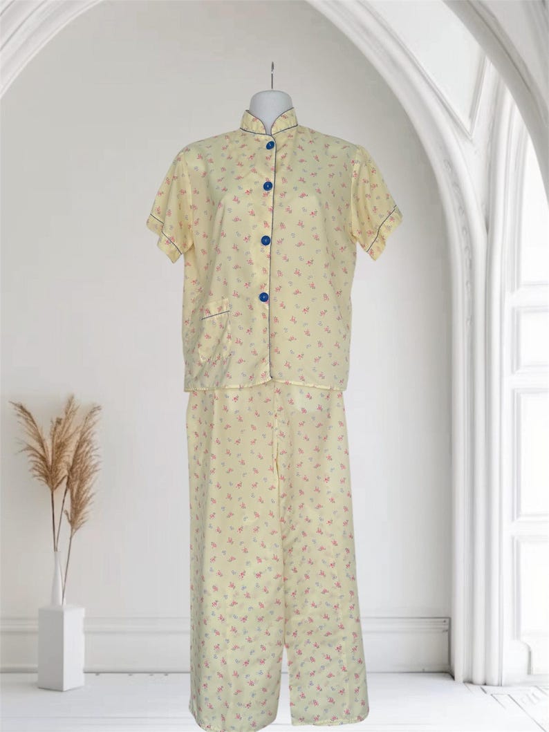 1940's 1950's Rare Vintage Soft Pale Yellow With Floral Accents Silky Lounging PJ's