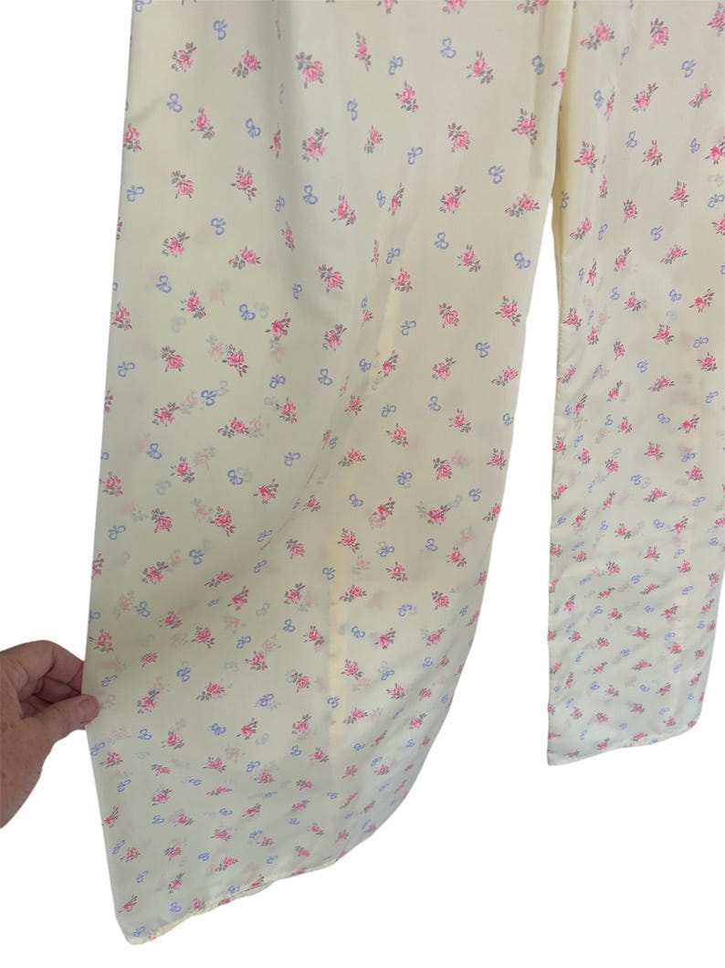 1940's 1950's Rare Vintage Soft Pale Yellow With Floral Accents Silky Lounging PJ's