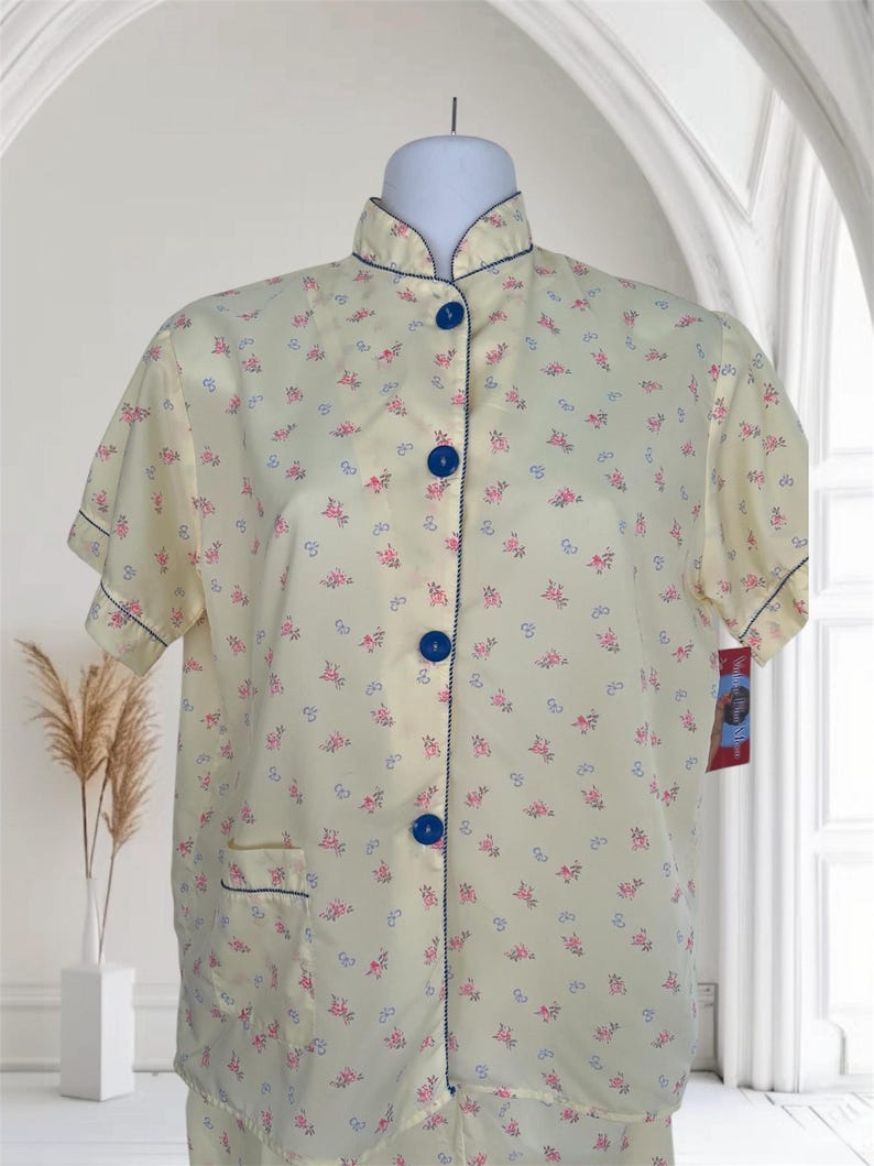1940's 1950's Rare Vintage Soft Pale Yellow With Floral Accents Silky Lounging PJ's