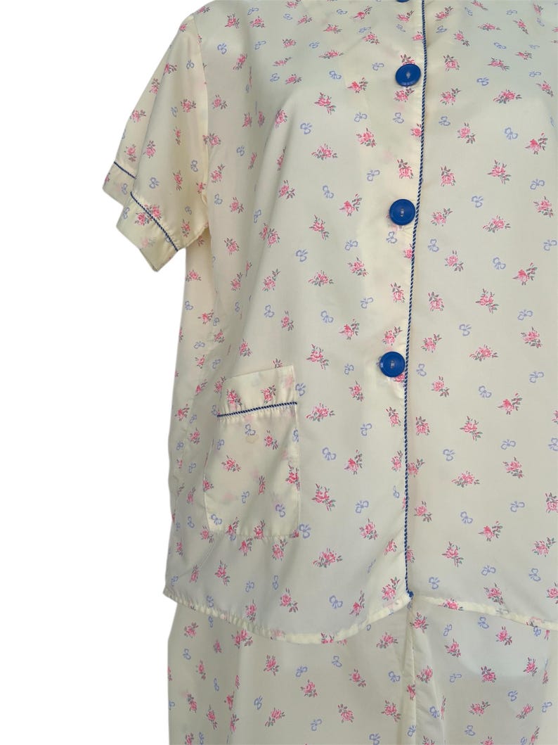 1940's 1950's Rare Vintage Soft Pale Yellow With Floral Accents Silky Lounging PJ's