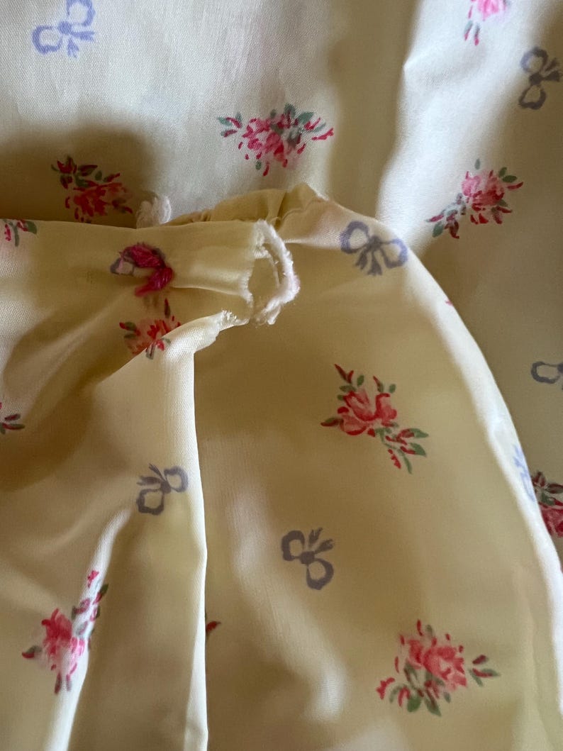 1940's 1950's Rare Vintage Soft Pale Yellow With Floral Accents Silky Lounging PJ's