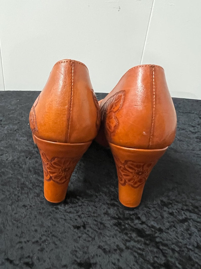 1950's Style Re-Mix Vintage Size 9 DeadStock Mexican Tooled Pump Heels Shoes Beautiful Excellent