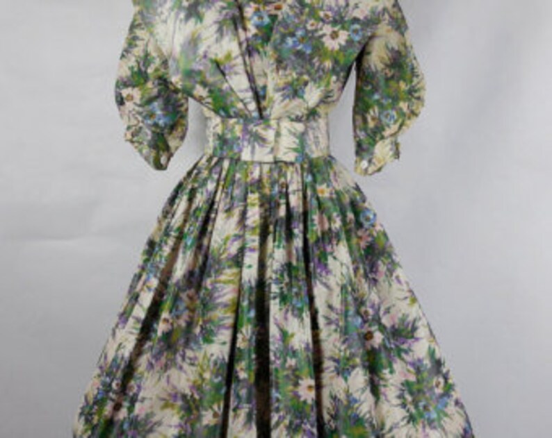 1950's Vintage Green and White Floral Dress with Mutton Sleeves and Wide Collar