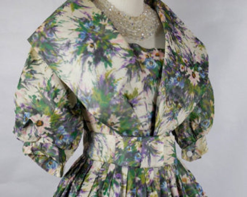 1950's Vintage Green and White Floral Dress with Mutton Sleeves and Wide Collar