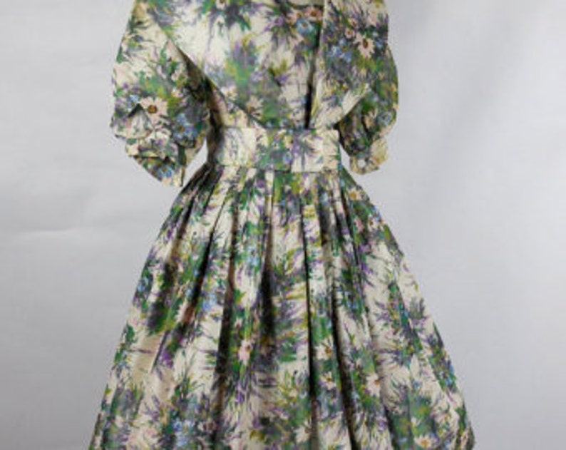 1950's Vintage Green and White Floral Dress with Mutton Sleeves and Wide Collar