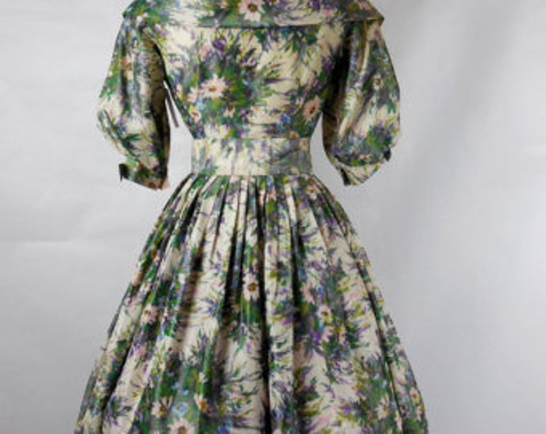 1950's Vintage Green and White Floral Dress with Mutton Sleeves and Wide Collar