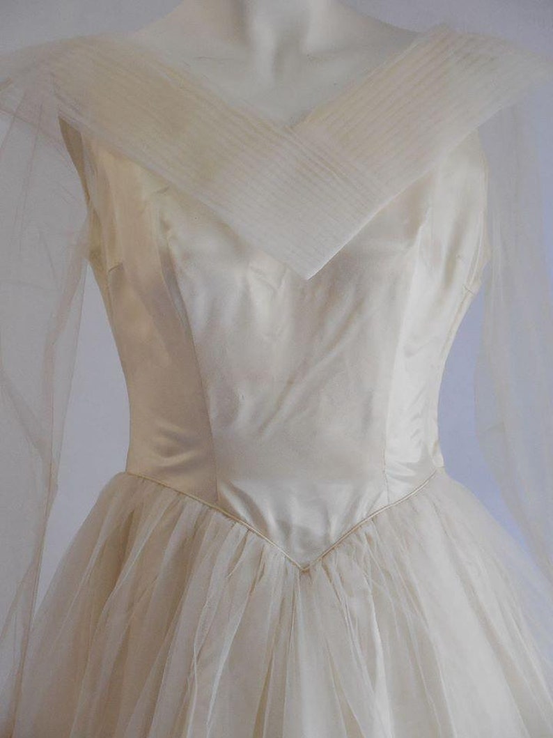 1950's Tulle Over Satin With Pleated Collar Gorgeous Wedding Gown