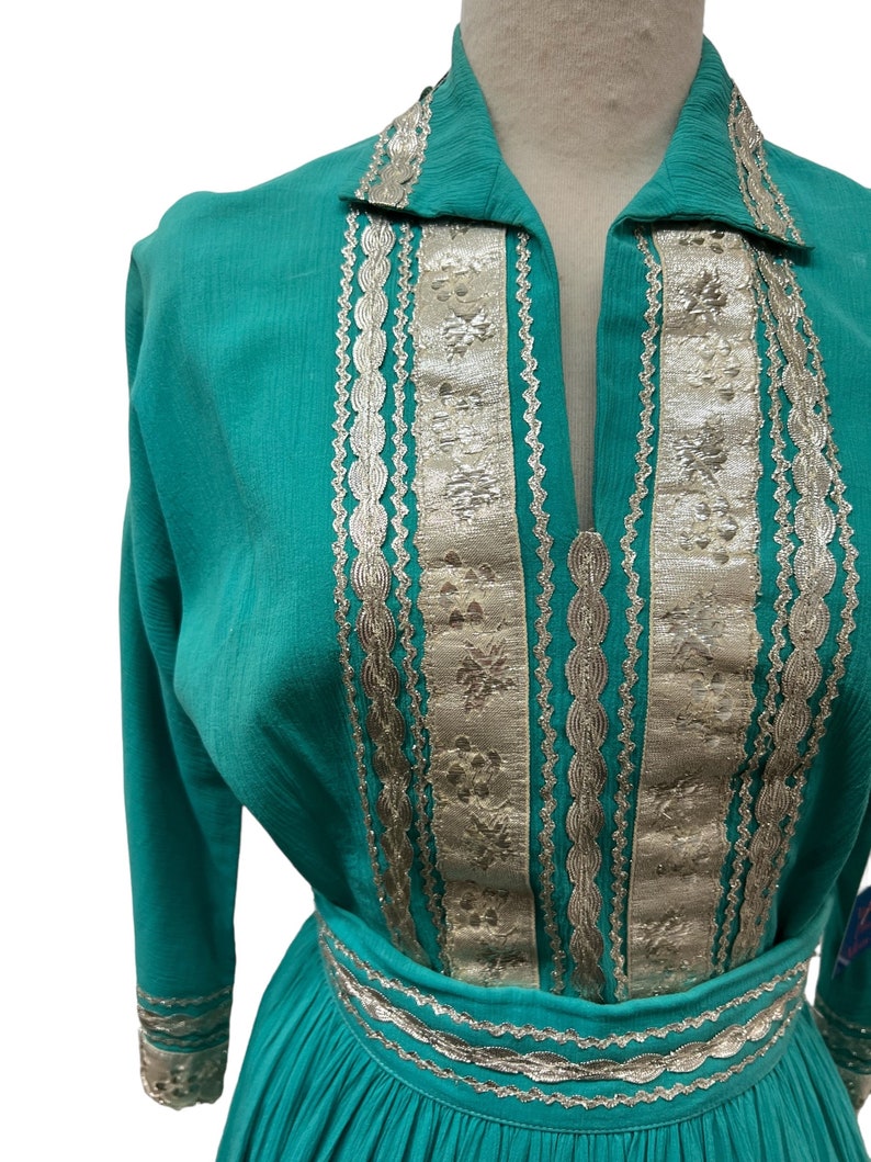 1940's 1950's Vintage Teal Blue and Silver Patio Skirt and Blouse Set