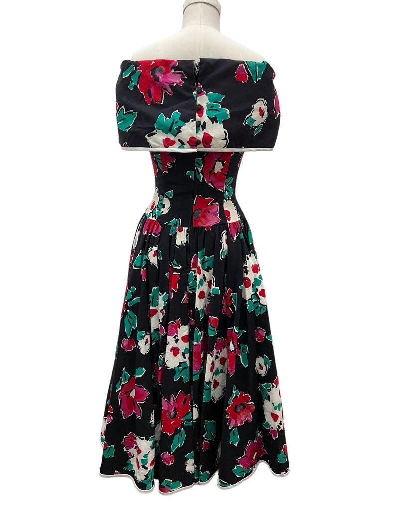 SALE!! 1980's Does 1950's Vintage Black with Floral Design Polished Cotton Summer Party Dress