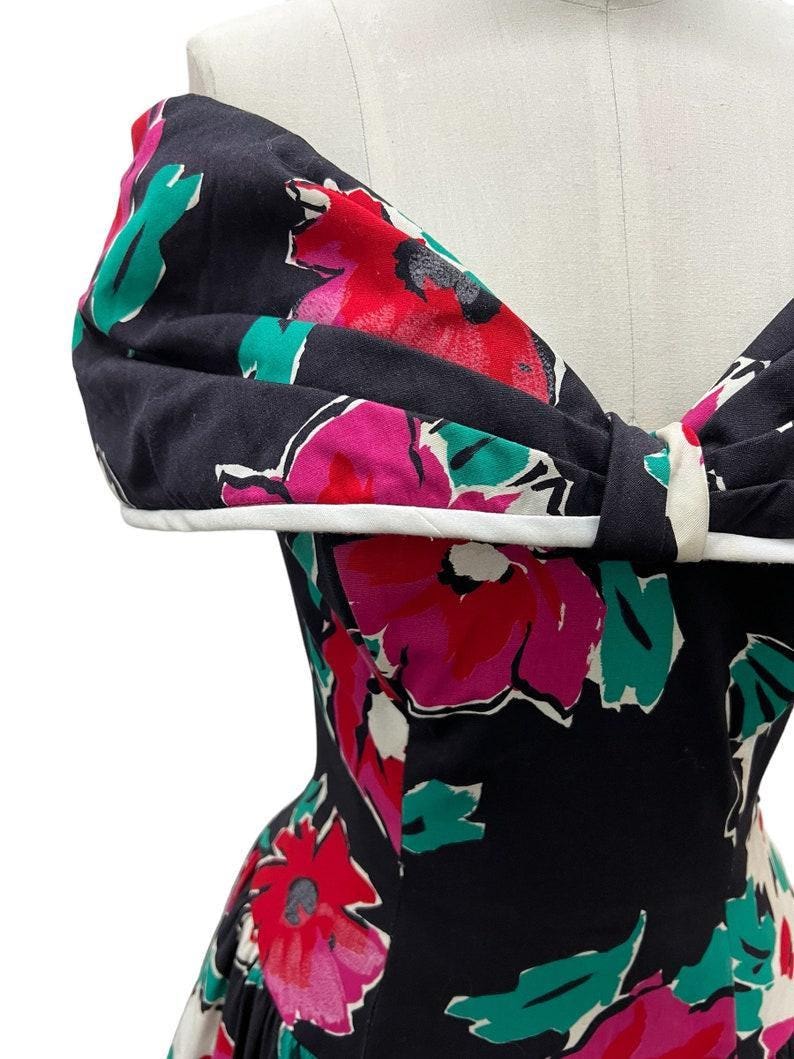 SALE!! 1980's Does 1950's Vintage Black with Floral Design Polished Cotton Summer Party Dress