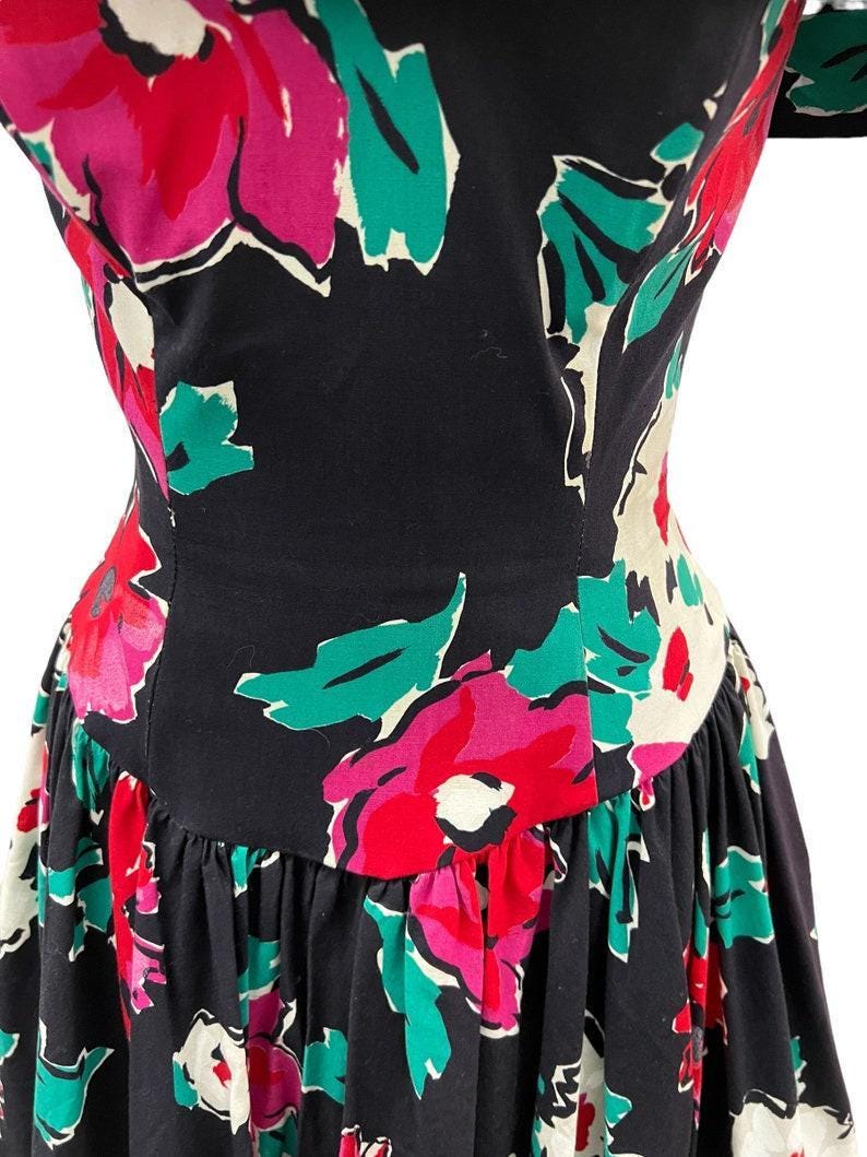 SALE!! 1980's Does 1950's Vintage Black with Floral Design Polished Cotton Summer Party Dress
