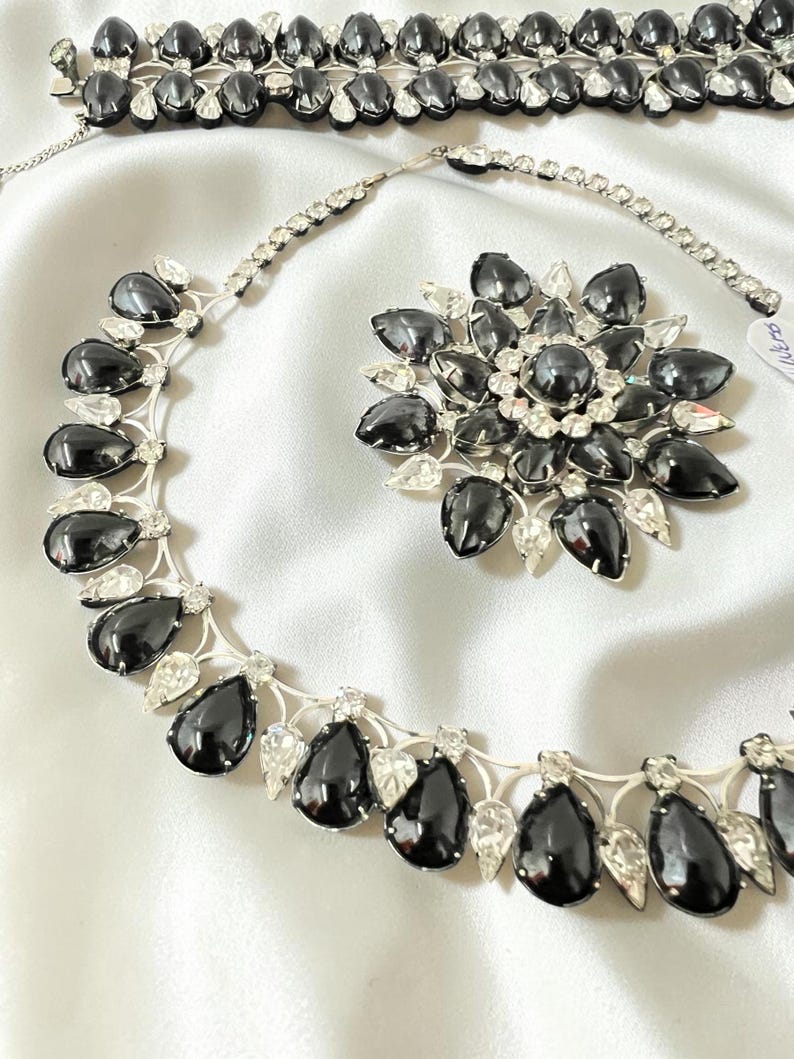 SALE!! 1950 Vintage Rare Weiss Parure Set Necklace Bracelet Earrings Brooch Set Gorgeous Beautiful Perfect