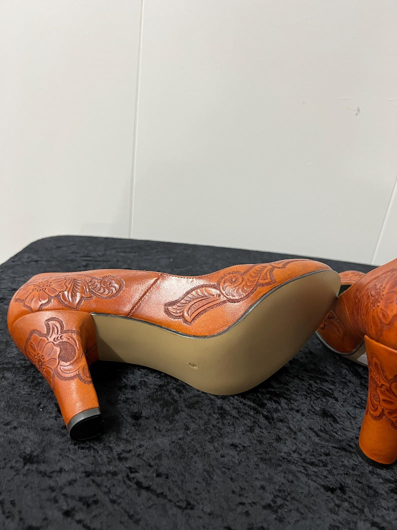 1950's Style Re-Mix Vintage Size 9 DeadStock Mexican Tooled Pump Heels Shoes Beautiful Excellent
