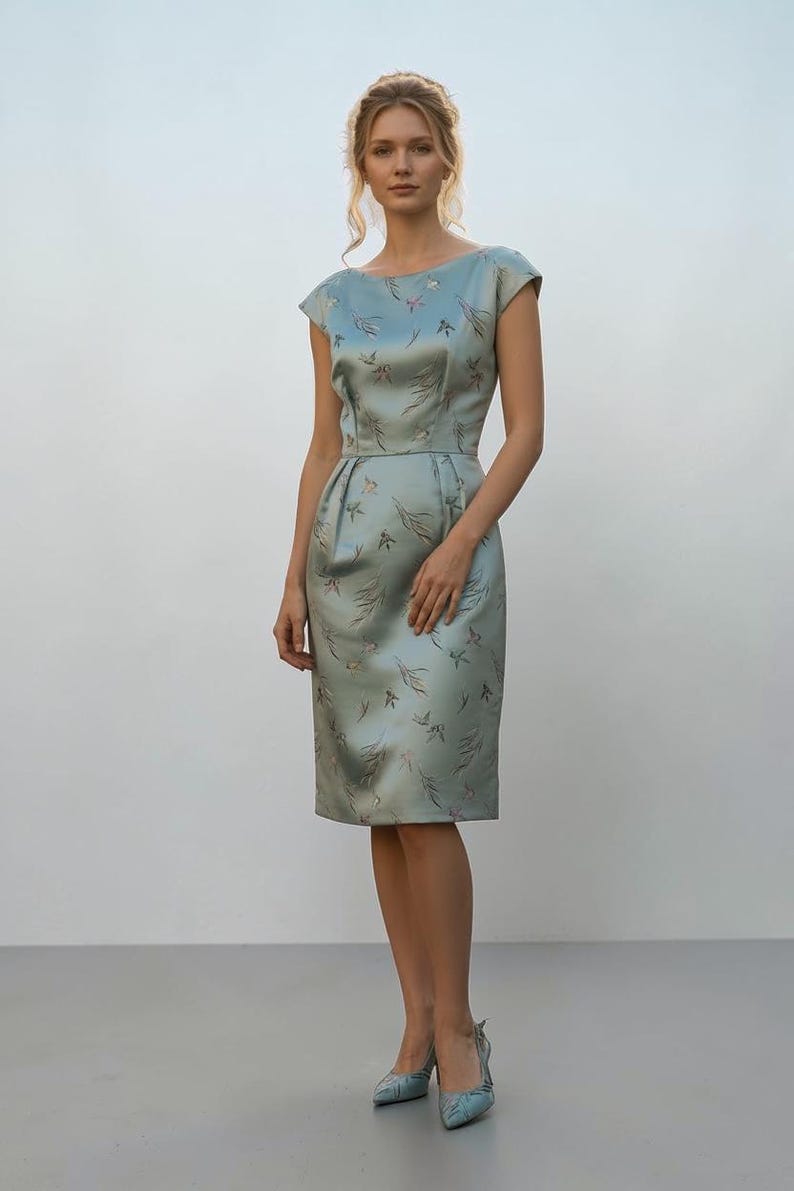 SALE!! 1950's Vintage Satin Embroidered Asian Design Dress Matching Heels