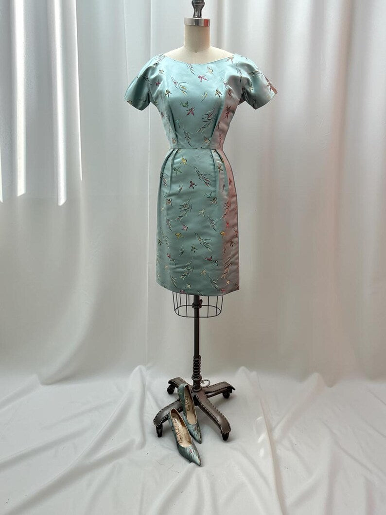 SALE!! 1950's Vintage Satin Embroidered Asian Design Dress Matching Heels