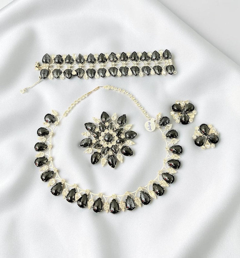 SALE!! 1950 Vintage Rare Weiss Parure Set Necklace Bracelet Earrings Brooch Set Gorgeous Beautiful Perfect