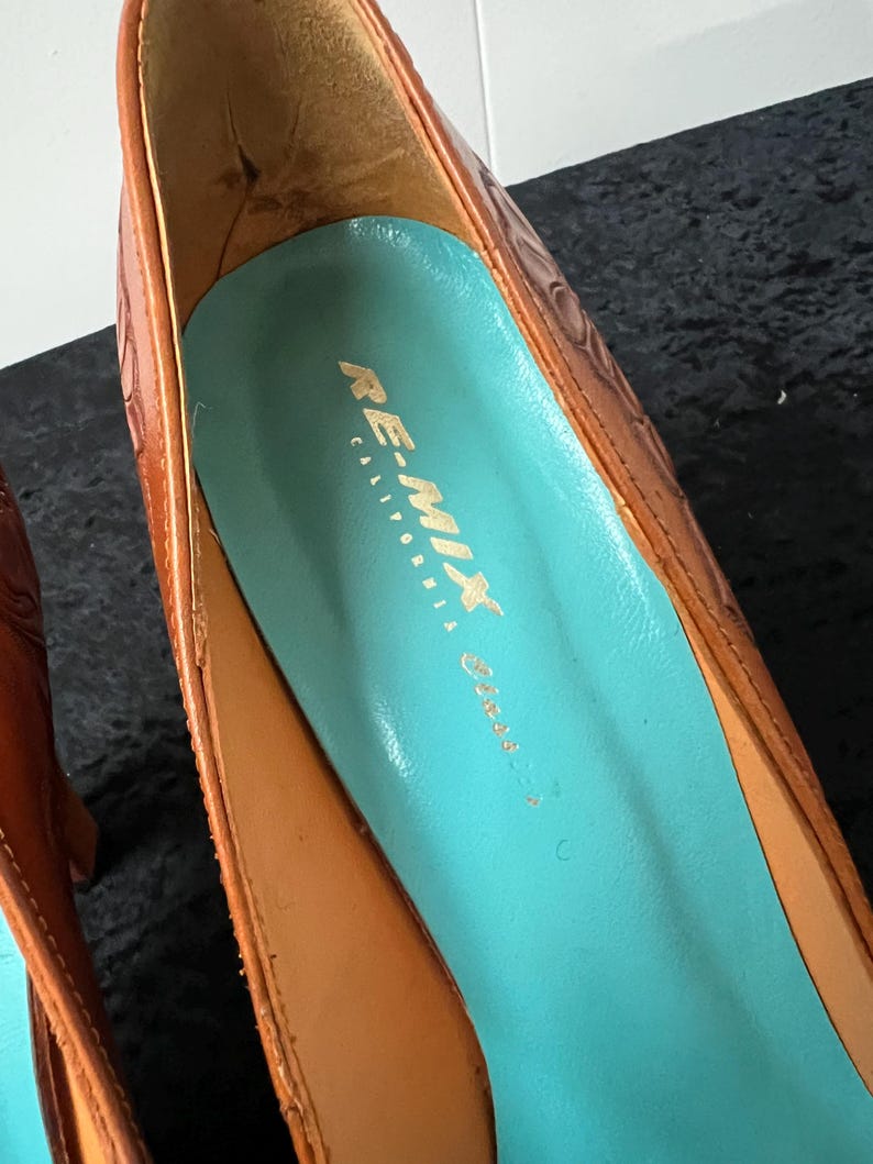 1950's Style Re-Mix Vintage Size 9 DeadStock Mexican Tooled Pump Heels Shoes Beautiful Excellent