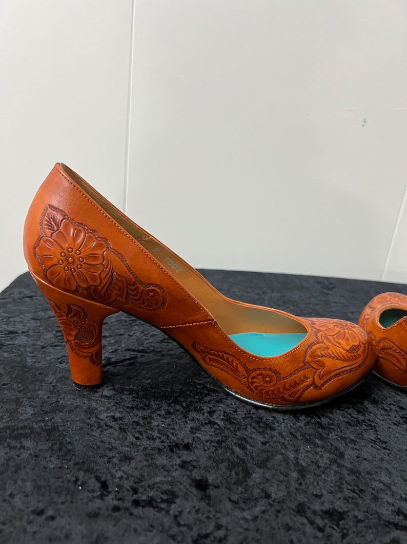 1950's Style Re-Mix Vintage Size 9 DeadStock Mexican Tooled Pump Heels Shoes Beautiful Excellent