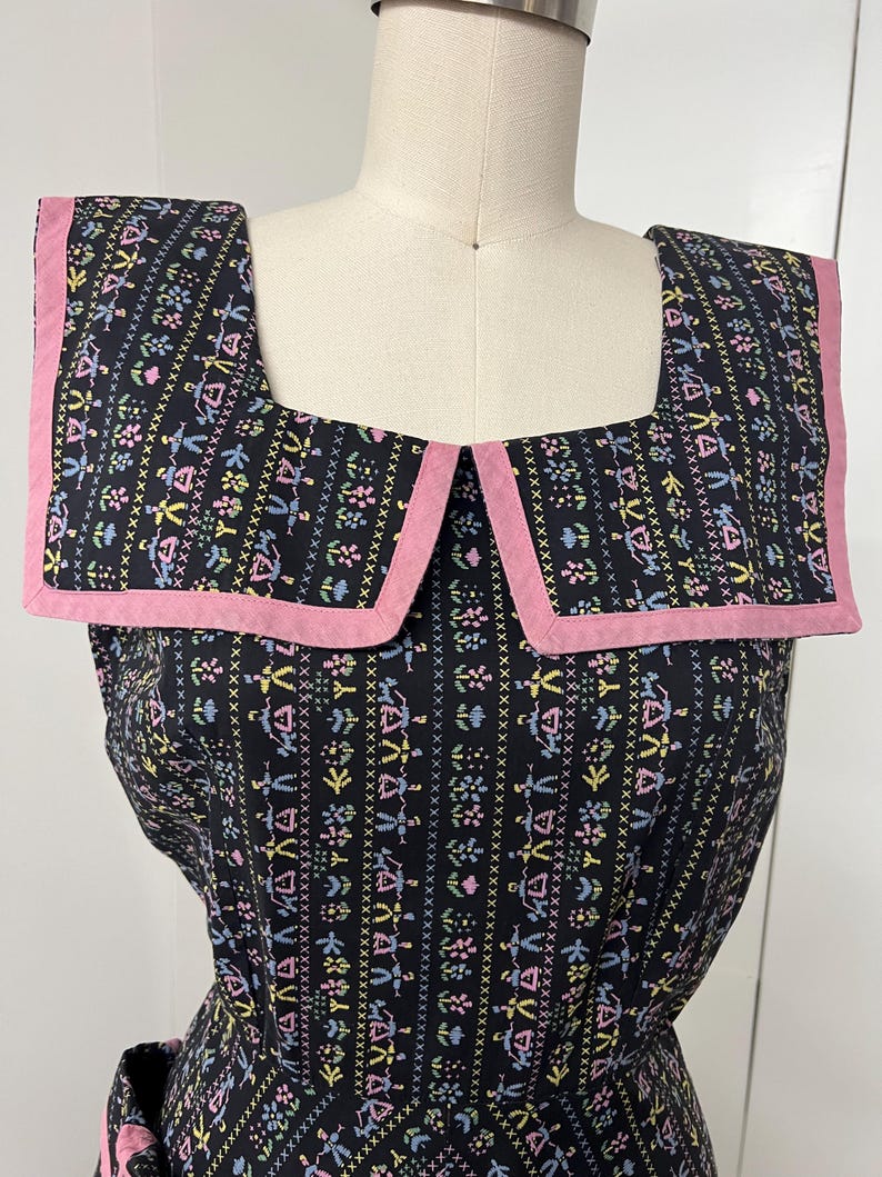 SALE!! 1940s Vintage Black Cotton Day Dress With Front Patch Pocket Pink Trim