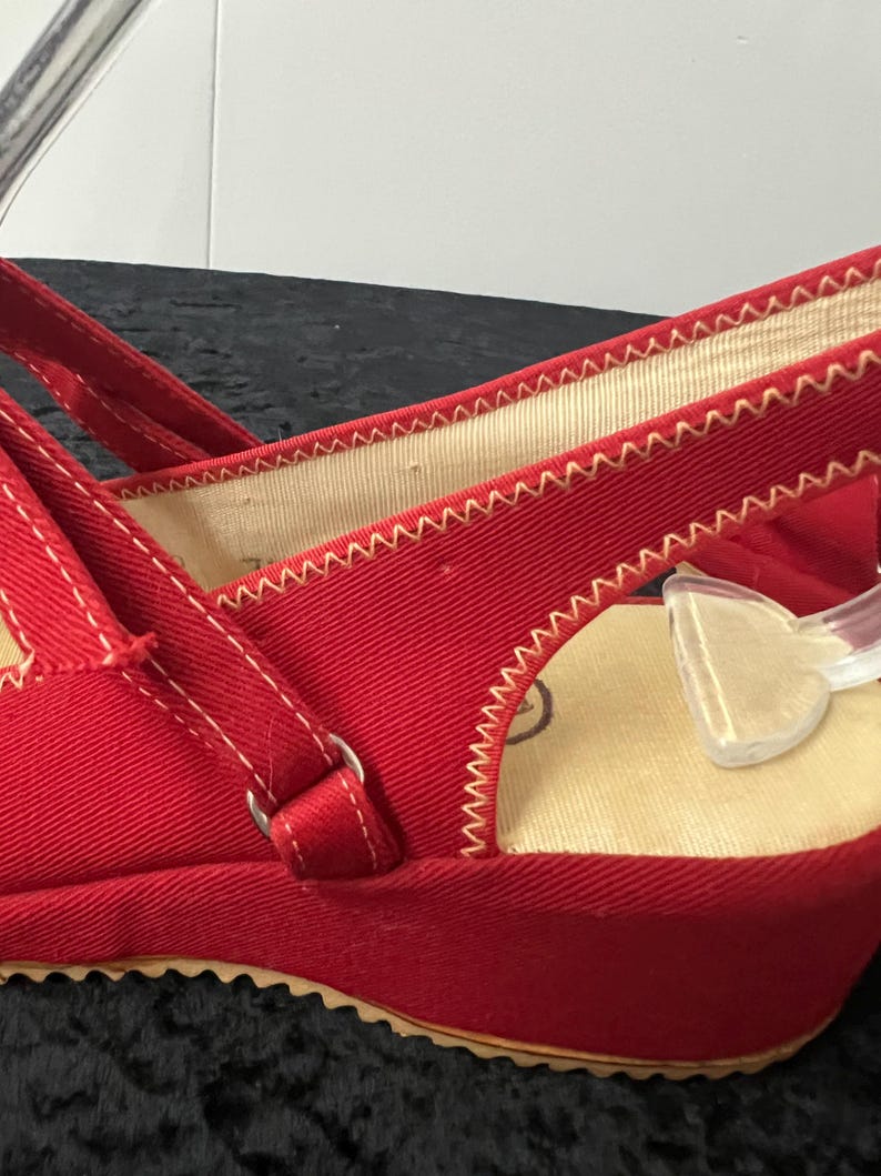 SALE!! Vintage 1940's Rare Deadstock Size 7 1/2 Opened Toe Strappy Slingback Red Canvas Sandals