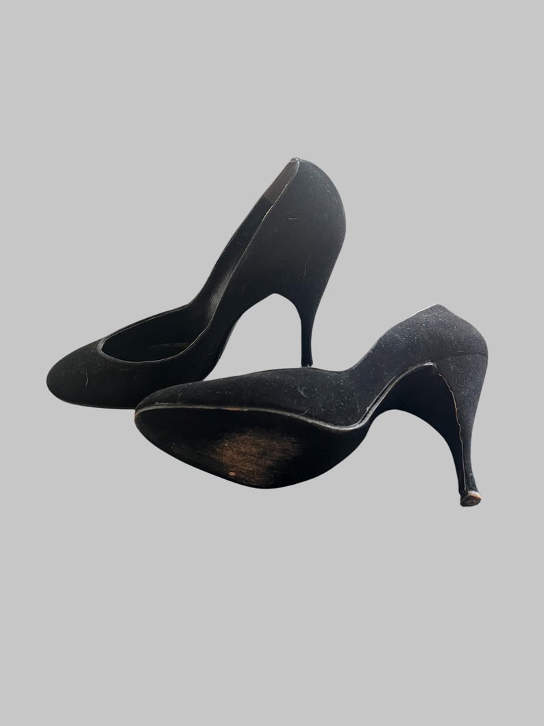 SALE!! 1950 Rare Vintage Size 9 Black Suede Heel Pump Shoes Beautiful Condition Very Sexy