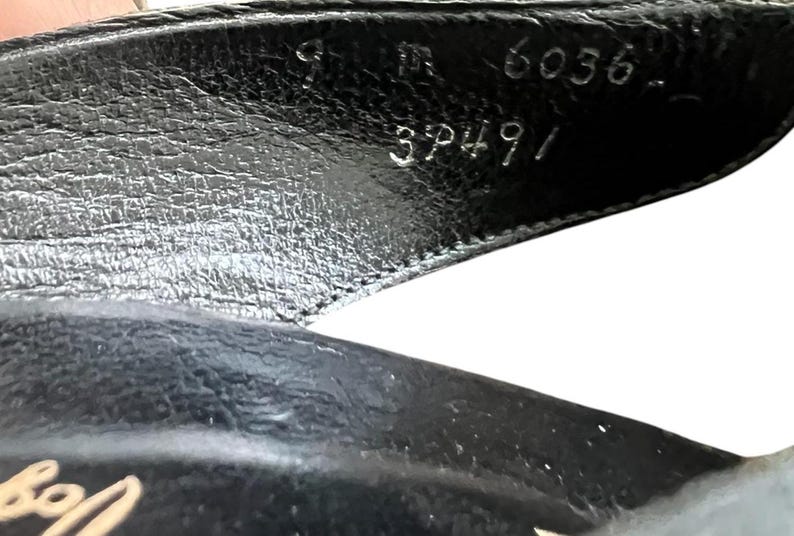 SALE!! 1950 Rare Vintage Size 9 Black Suede Heel Pump Shoes Beautiful Condition Very Sexy
