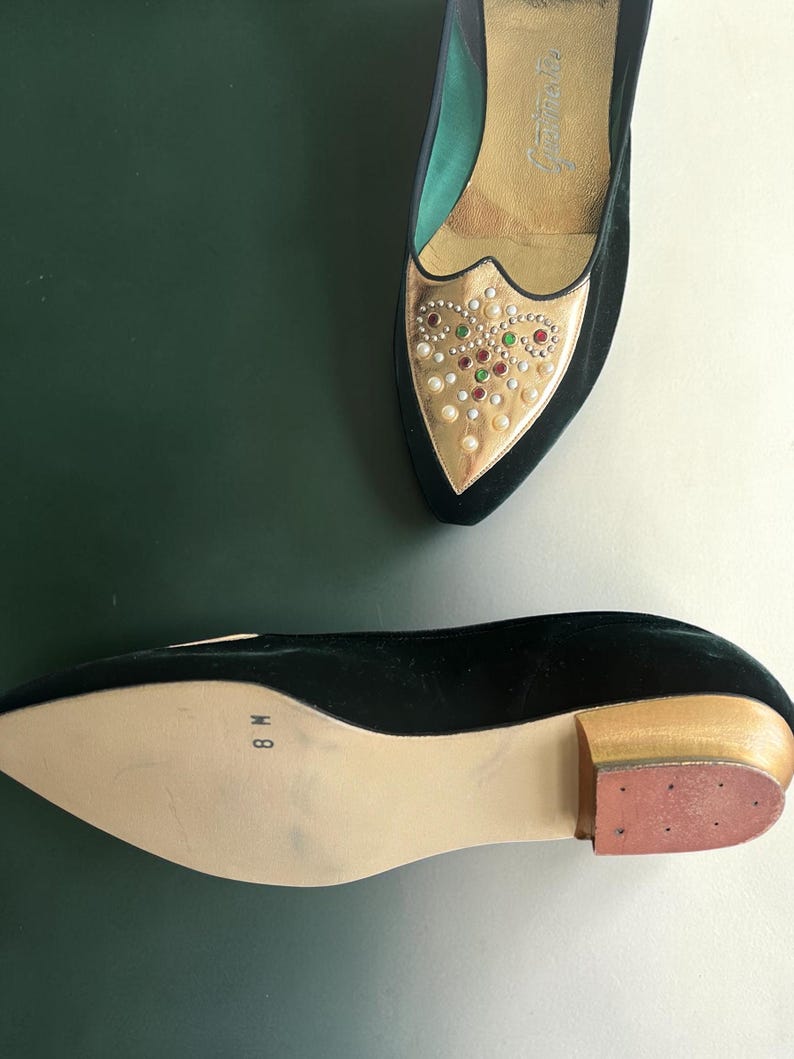 SALE!! 1960 Vintage Never Used Size 8 Deep Green Velvet Gold Accent Pointed Toe Shoes
