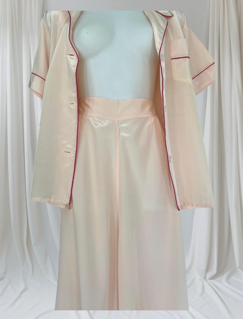 NEW ARRIVAL! 1940's 1950's Rare Vintage Soft Pink Silky Lounging PJ's