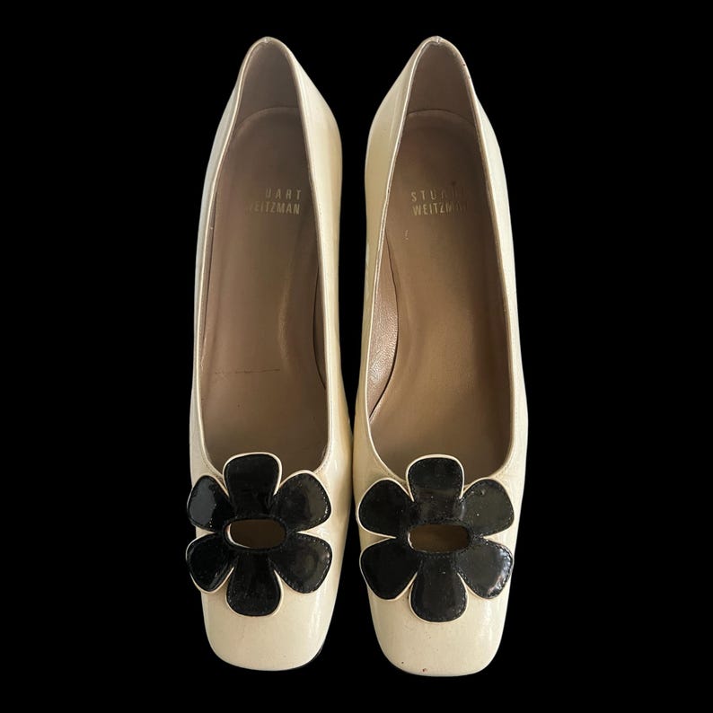 SALE!! 1960 Stuart Weitzman Vintage Size 6 M Cream and Black Block Heel Pumps Shoes