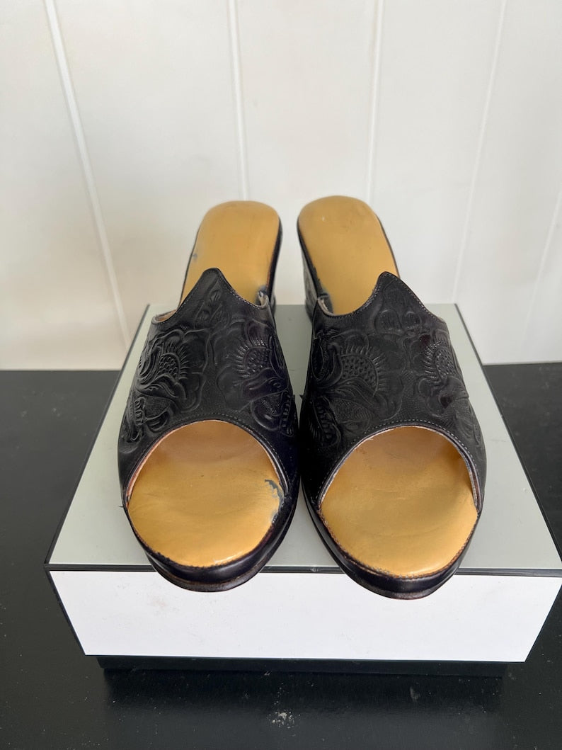 Rare Deadstock 1940 1950 Vintage Style Mexican Tooled Black Leather Slip On Wedge Shoes SZ 10