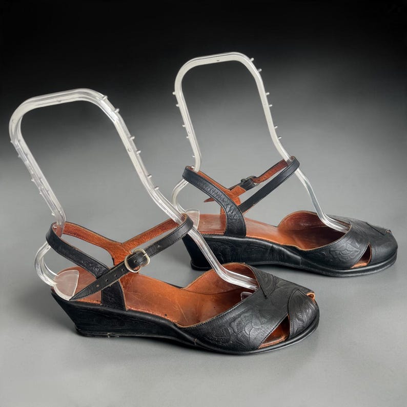1940's Vintage Rare Mexican Tooled Leather Wedge Sandals Size 9 Slingback Sandals
