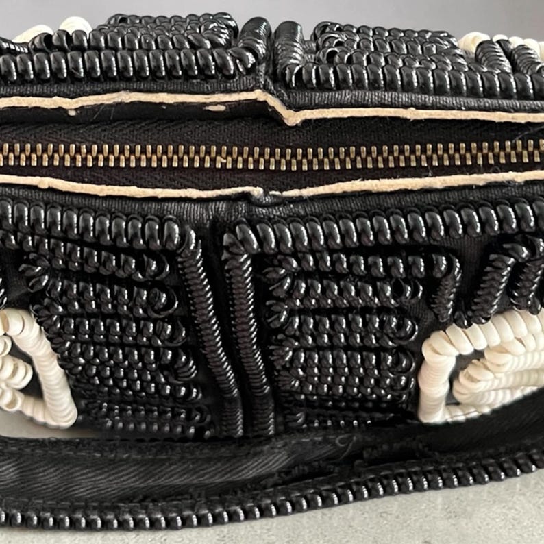 1940's Telephone Cord Black and White Plastic Woven Vinyl Novelty Handle Purse