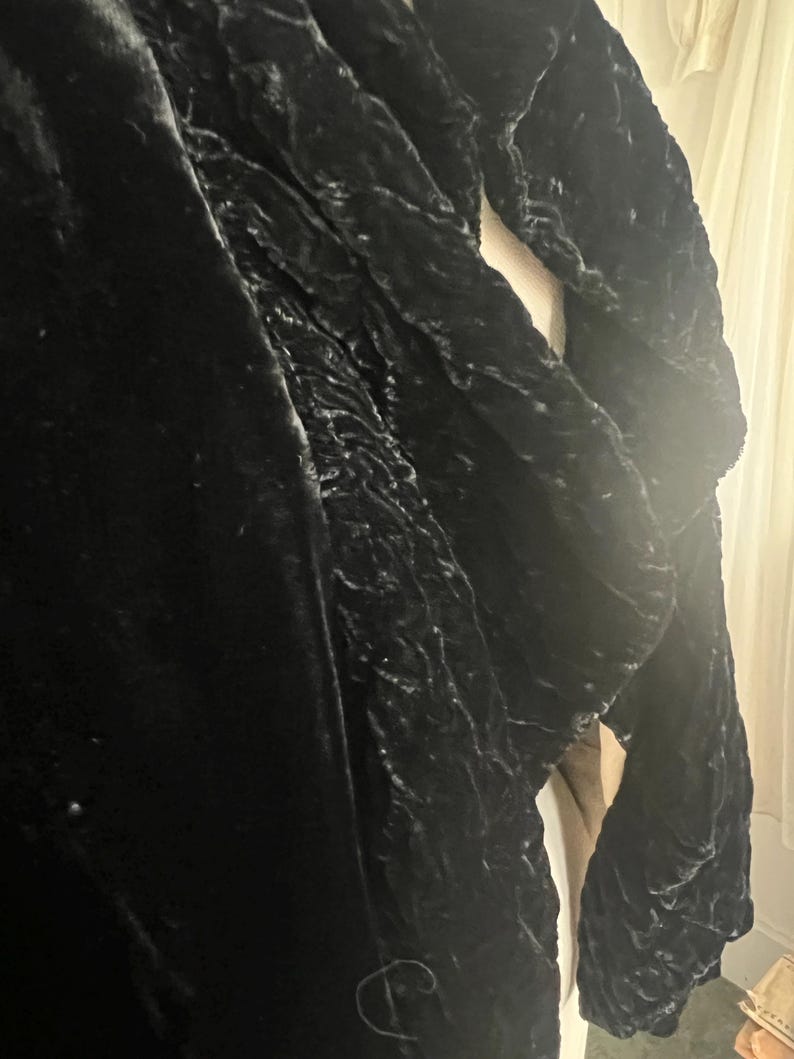 1930's Vintage Silk Velvet Ruffled Evening Jacket A Real Rare Find Fabulous Condition