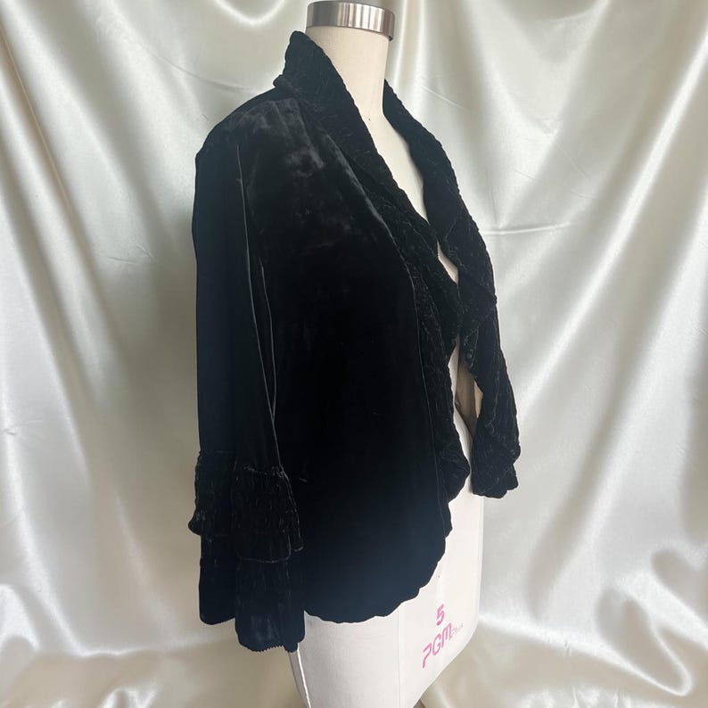 1930's Vintage Silk Velvet Ruffled Evening Jacket A Real Rare Find Fabulous Condition