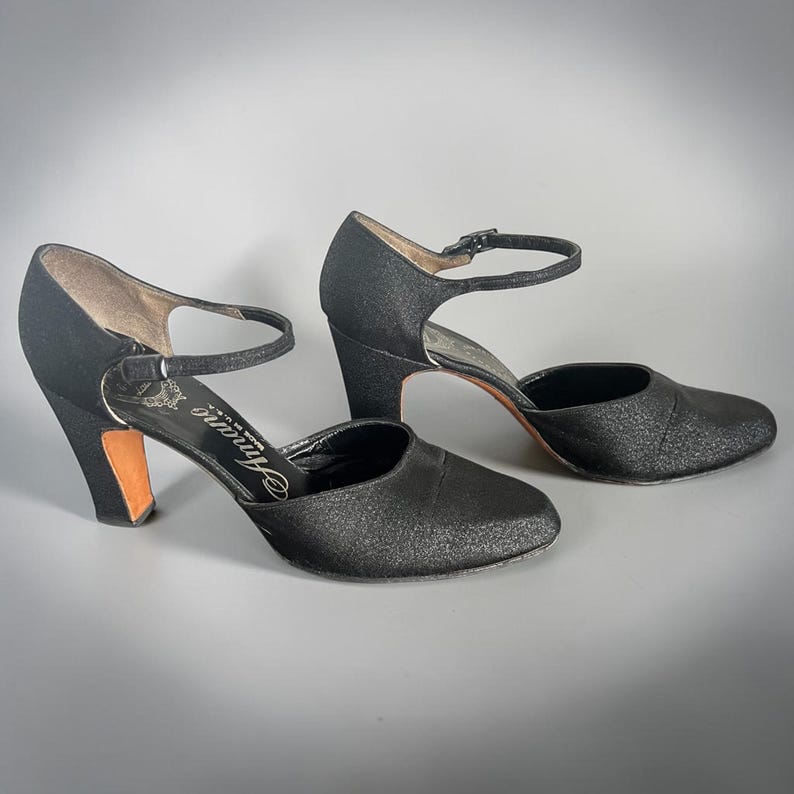 1960 - 1970 Rare Vintage Amano Hi-Rise Black Shimmery Ankle Strap Heels Size 9