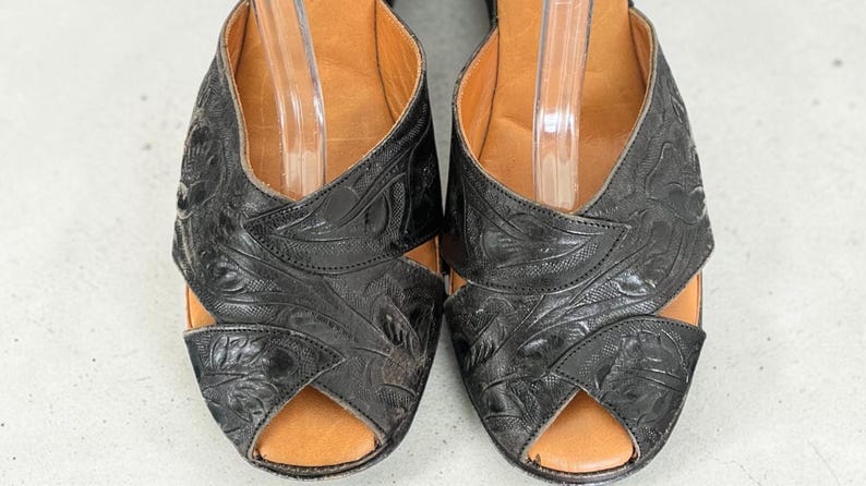 1970's Does 1940's Vintage Rare Mexican Tooled Black Leather Wedge Sandals Size 9.5 Slingback Sandals