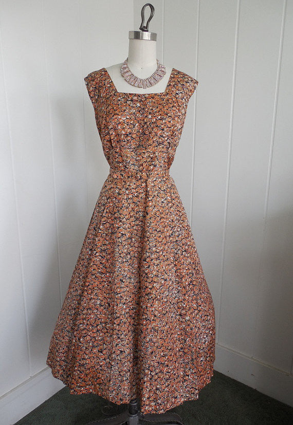 1950s Vintage Rust and Cream Shelf Bust Patterned Day Dress VLV XL