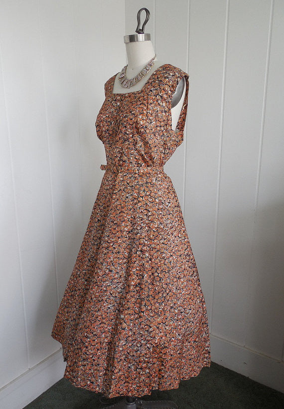 1950s Vintage Rust and Cream Shelf Bust Patterned Day Dress VLV XL